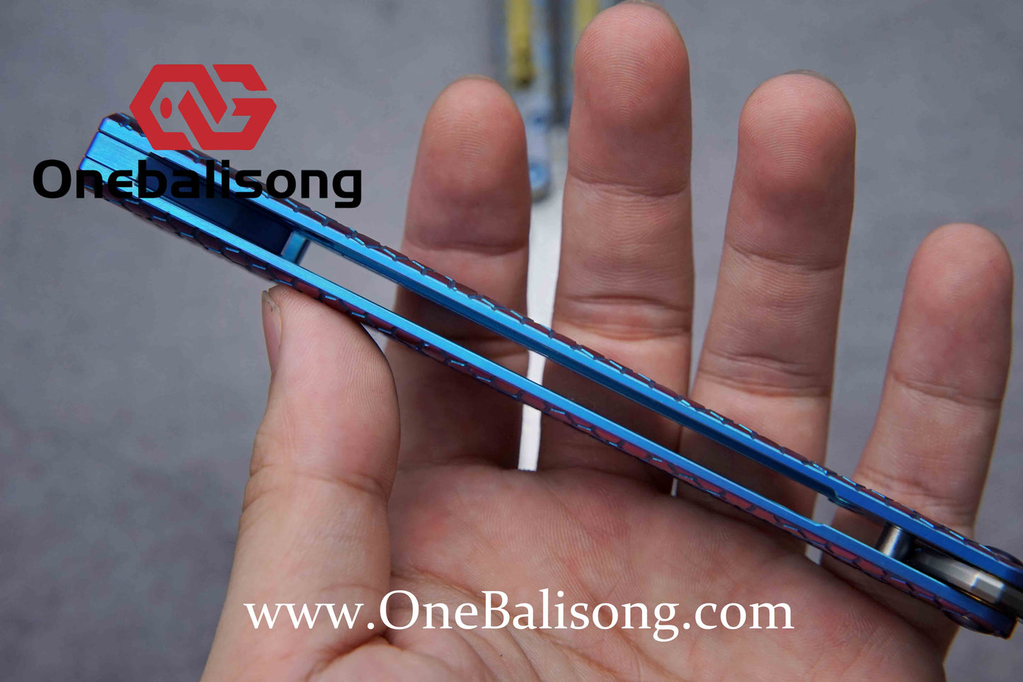 theone python clone Titanium handle Damascus steel blade Bushing