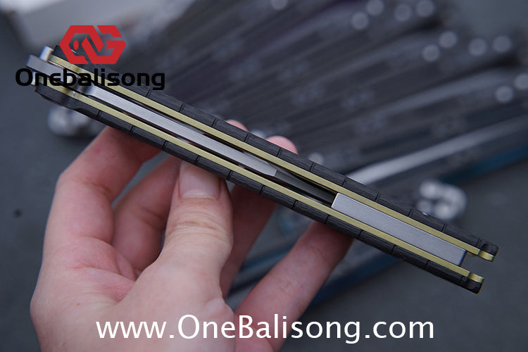 Small Fish HOM Bas Balisong Clone TC4 Titanium Alloy Lining Carbon Fiber Patch Handle 440C Stainless Steel Blade Bushings Sandwich Structure