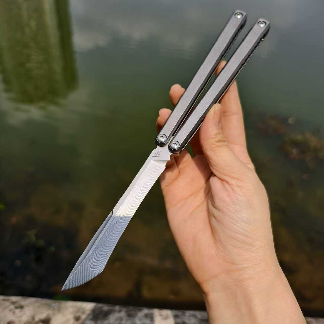 Baliplus Gaboon Balisong Clone Titanium Alloy Handle 14C28N Stainless Steel Blade Sandwich Structure